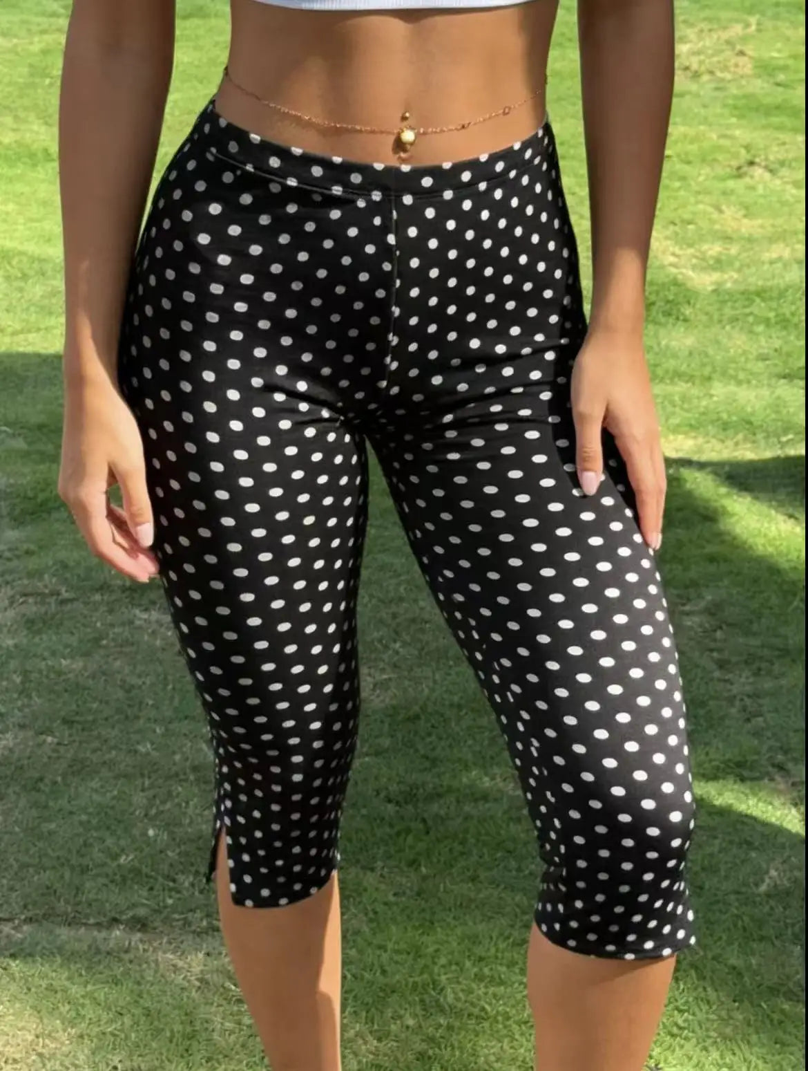 Street style printed leopard print slim-fit cropped pants, side slit design sweatpants, suitable for fitness and yoga classes